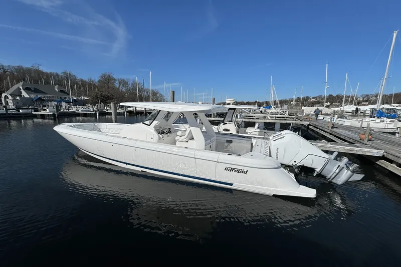 Slide: The Image of Intrepid 345 NOMAD SE 2025 - 4