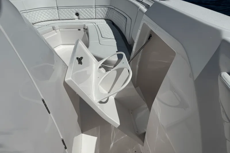 Slide: The Image of Intrepid 345 NOMAD SE 2025 - 46