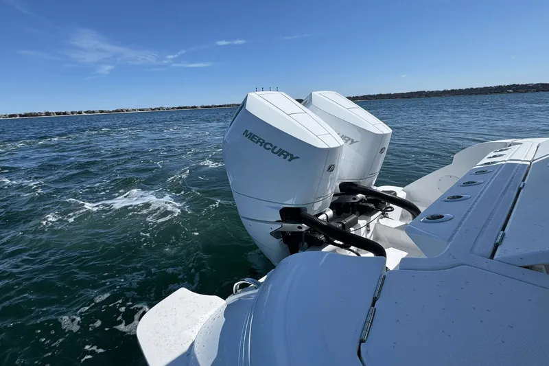 Slide: The Image of Intrepid 345 NOMAD SE 2025 - 5