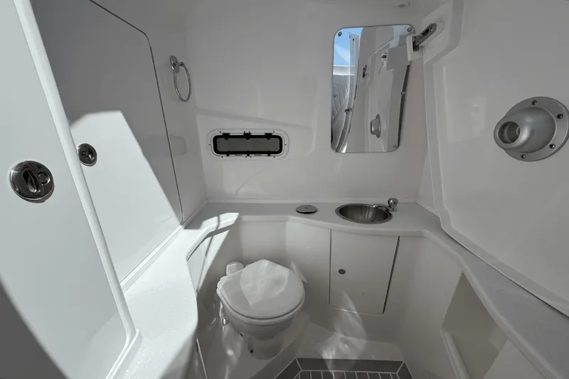 Slide: The Image of Intrepid 345 NOMAD SE 2025 - 50