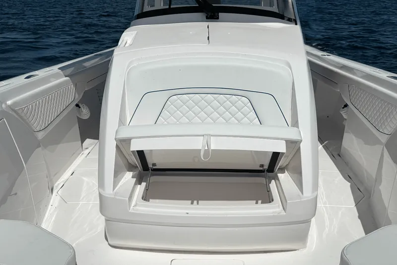 Slide: The Image of Intrepid 345 NOMAD SE 2025 - 56