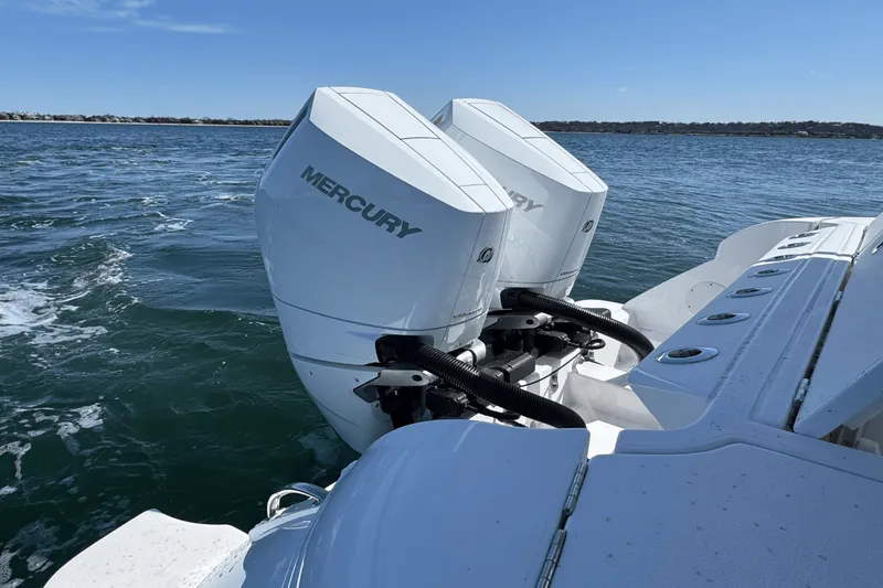 Slide: The Image of Intrepid 345 NOMAD SE 2025 - 6