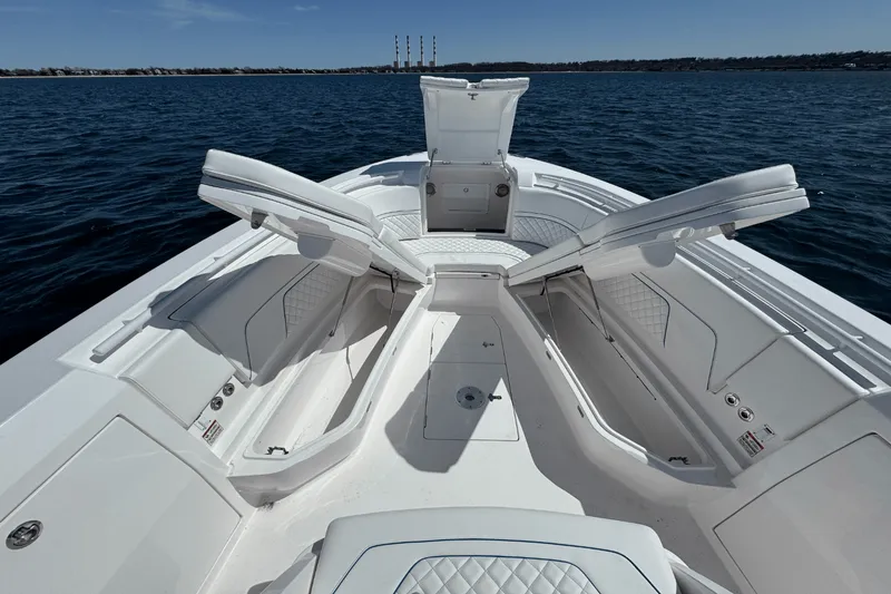 Slide: The Image of Intrepid 345 NOMAD SE 2025 - 61