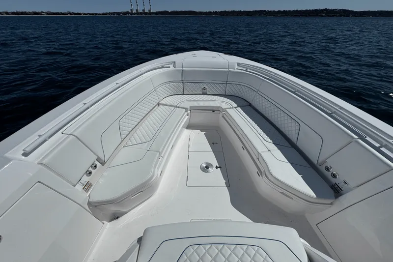 Slide: The Image of Intrepid 345 NOMAD SE 2025 - 62