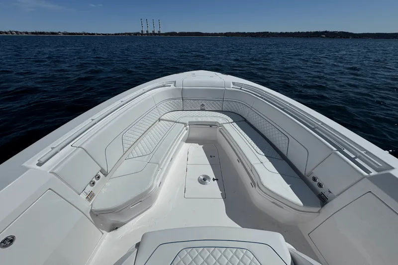 Slide: The Image of Intrepid 345 NOMAD SE 2025 - 65