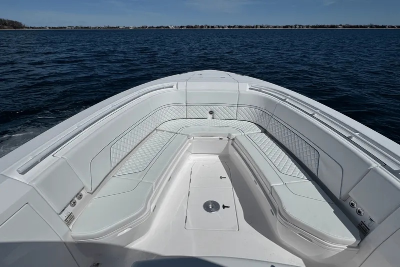 Slide: The Image of Intrepid 345 NOMAD SE 2025 - 66