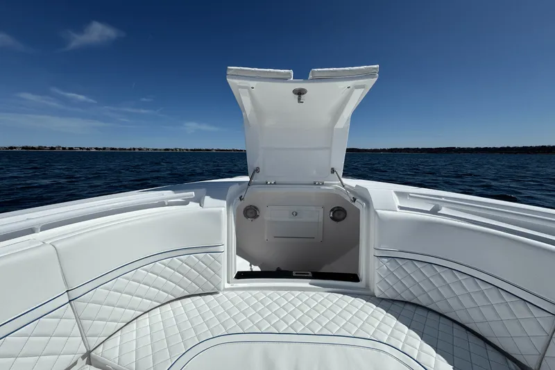 Slide: The Image of Intrepid 345 NOMAD SE 2025 - 67