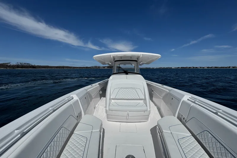 Slide: The Image of Intrepid 345 NOMAD SE 2025 - 70