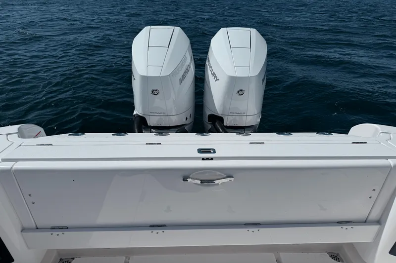 Slide: The Image of Intrepid 345 NOMAD SE 2025 - 8