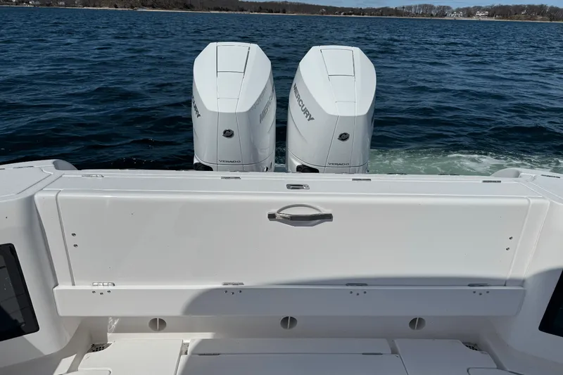 Slide: The Image of Intrepid 345 NOMAD SE 2025 - 9