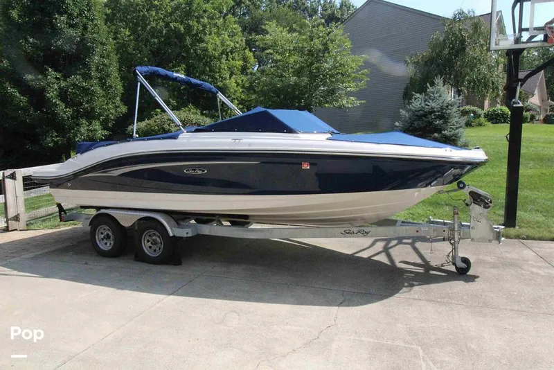Slide: The Image of 2021 Sea Ray 210 SPX - 12903636