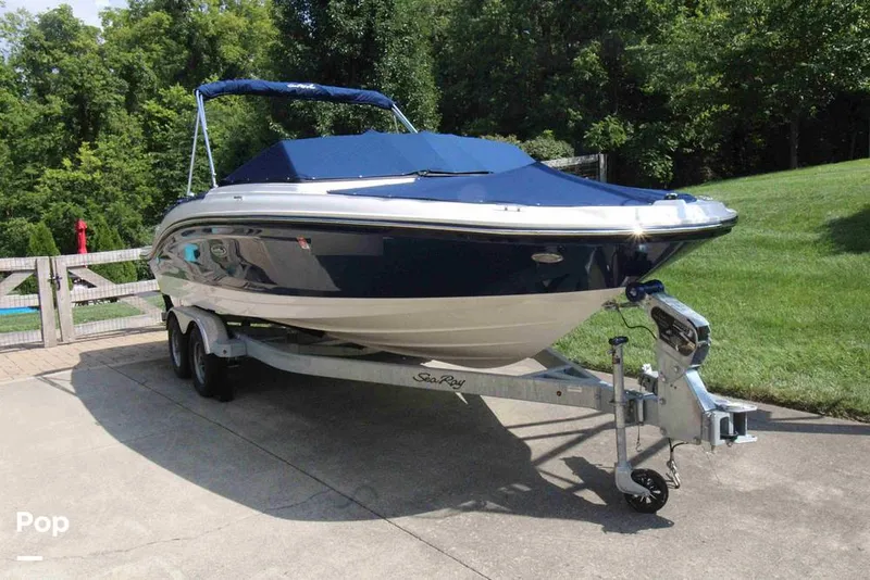 Slide: The Image of 2021 Sea Ray 210 SPX - 12903639