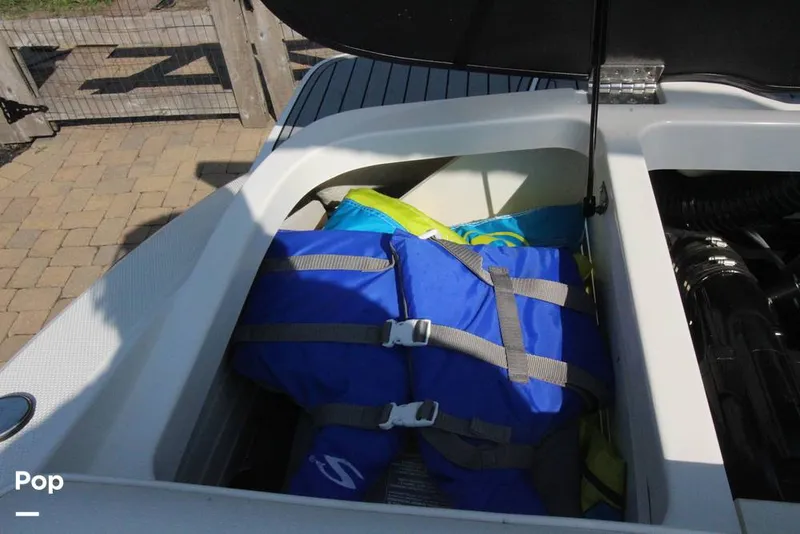 Slide: The Image of Sea Ray SPX 210 2021 - 12903699