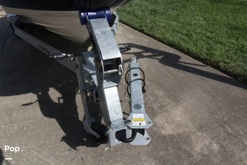 Slide: The Image of Sea Ray SPX 210 2021 - 12903718