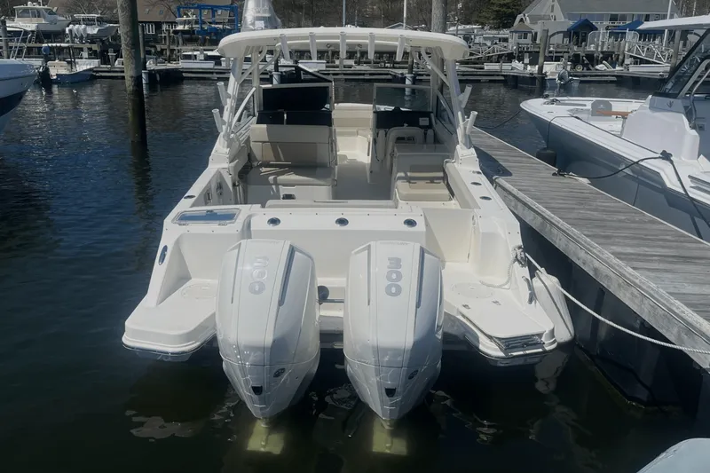 Slide: The Image of Boston Whaler 280 Vantage 2023 - 4