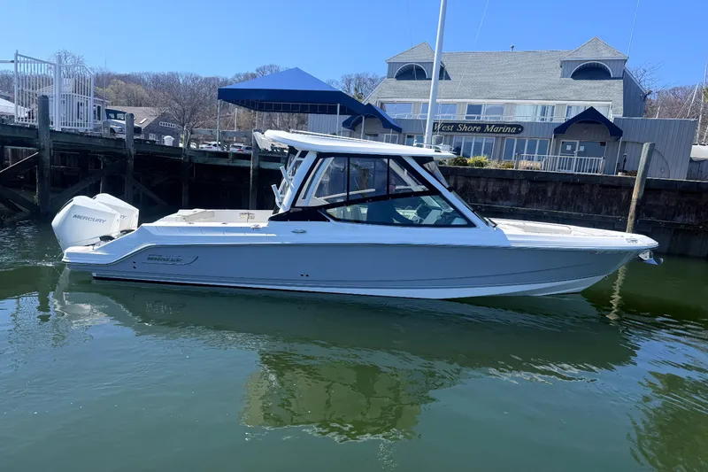 Slide: The Image of Boston Whaler 280 Vantage 2023 - 50