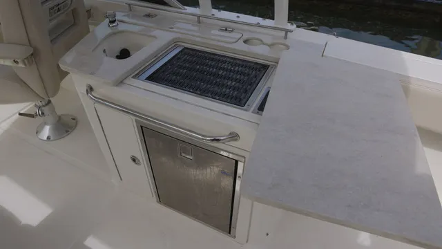 Slide: The Image of Boston Whaler 270 Vantage 2014 - 4