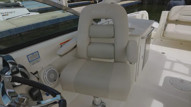 Slide: The Image of Boston Whaler 270 Vantage 2014 - 8