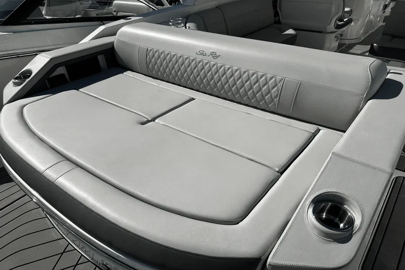 Slide: The Image of Sea Ray 310 SLX 2023 - 2