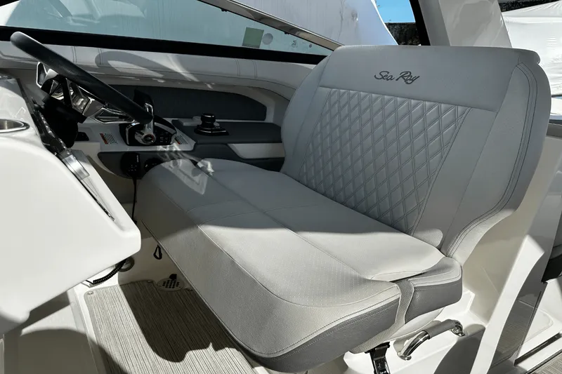 Slide: The Image of Sea Ray 310 SLX 2023 - 20