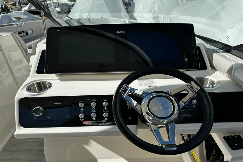 Slide: The Image of Sea Ray 310 SLX 2023 - 22