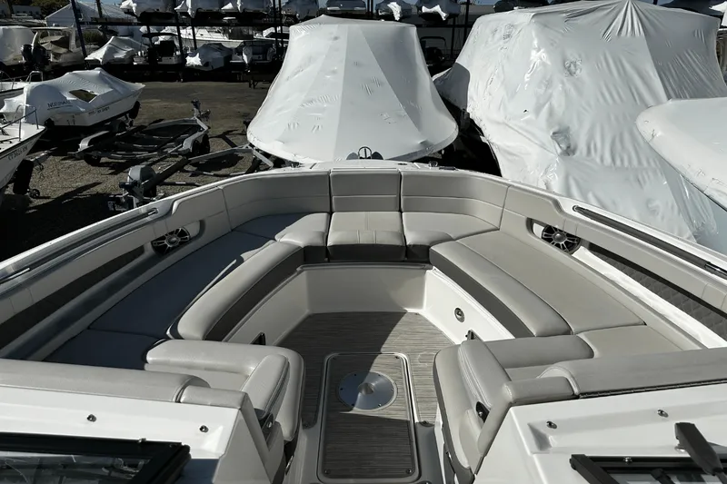 Slide: The Image of Sea Ray 310 SLX 2023 - 27