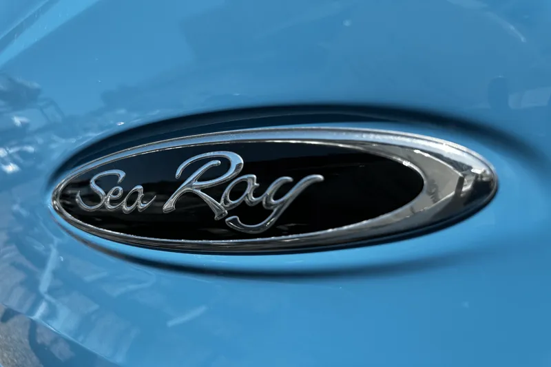 Slide: The Image of Sea Ray 310 SLX 2023 - 37