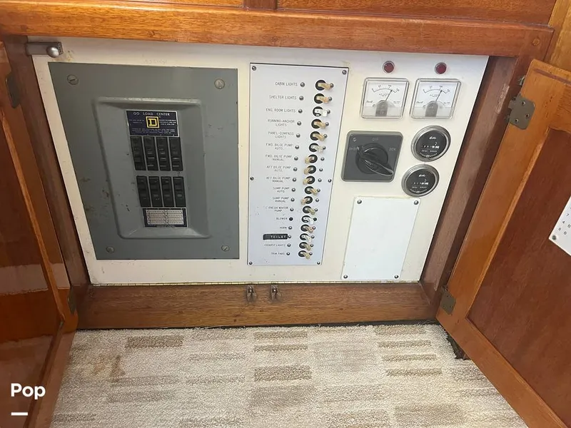 Slide: The Image of Egg Harbor 40 Flybridge Sedan Cruiser 1974 - 12986434