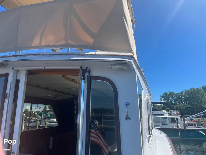 Slide: The Image of Egg Harbor 40 Flybridge Sedan Cruiser 1974 - 12986438