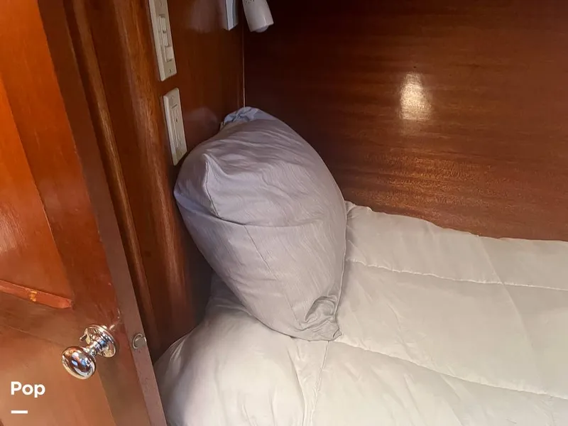 Slide: The Image of Egg Harbor 40 Flybridge Sedan Cruiser 1974 - 12986349