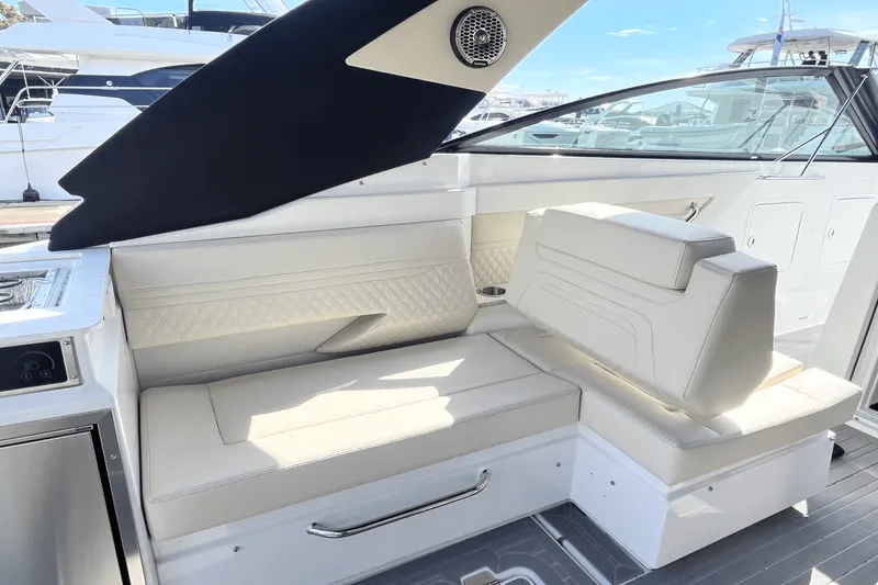 Slide: The Image of Cruisers Yachts 34 GLS Outboard 2025 - 14