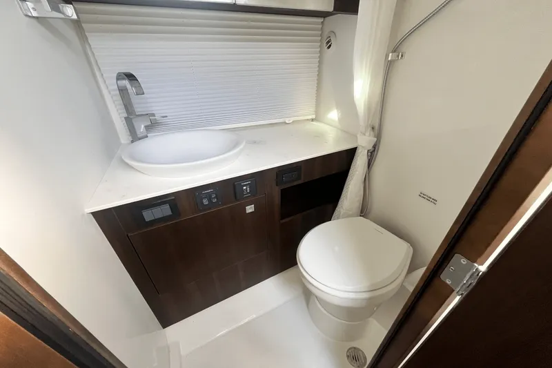 Slide: The Image of Cruisers Yachts 34 GLS Outboard 2025 - 20