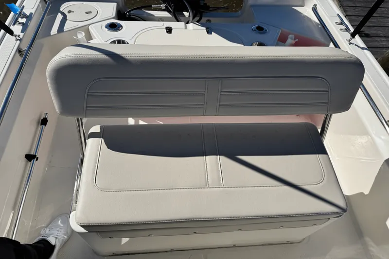 Slide: The Image of Boston Whaler 150 Montauk 2025 - 17