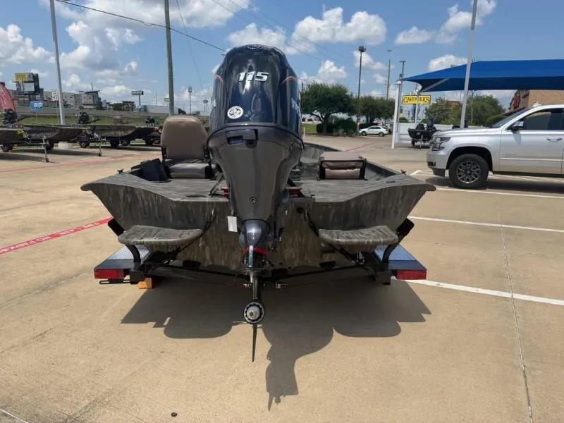 Slide: The Image of War Eagle 961 BLACKHAWK 2026 - 4