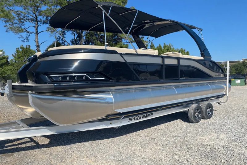 Slide: The Image of Harris Grand Mariner 250 2025 - 1