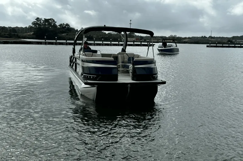 Slide: The Image of Harris Grand Mariner 250 2025 - 4