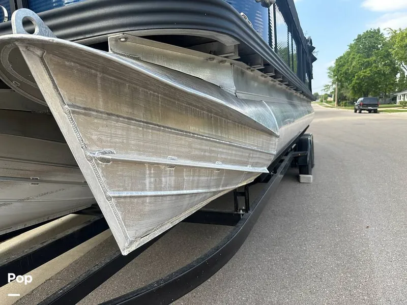 Slide: The Image of Manitou Aurora LE 25 RF VP 2021 - 13080354