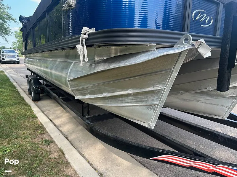 Slide: The Image of Manitou Aurora LE 25 RF VP 2021 - 13080359