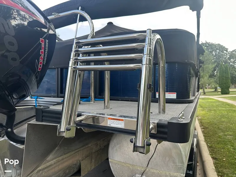 Slide: The Image of Manitou Aurora LE 25 RF VP 2021 - 13080376