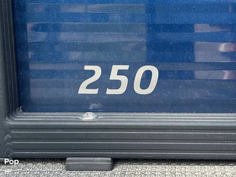 Slide: The Image of Manitou Aurora LE 25 RF VP 2021 - 13080389