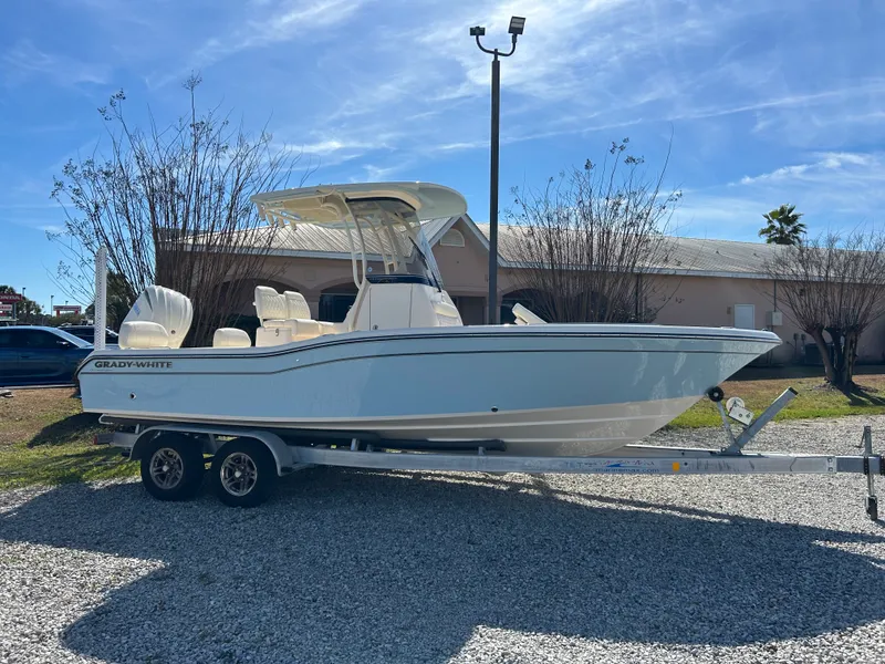 The Image of Grady-White 231 CE 2025 - 0