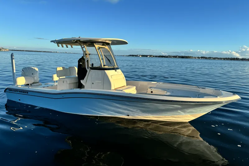 Slide: The Image of Grady-White 231 CE 2025 - 8