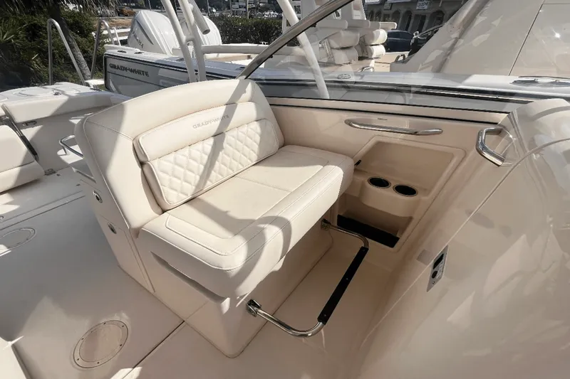 Slide: The Image of Grady-White Freedom 285 2025 - 13