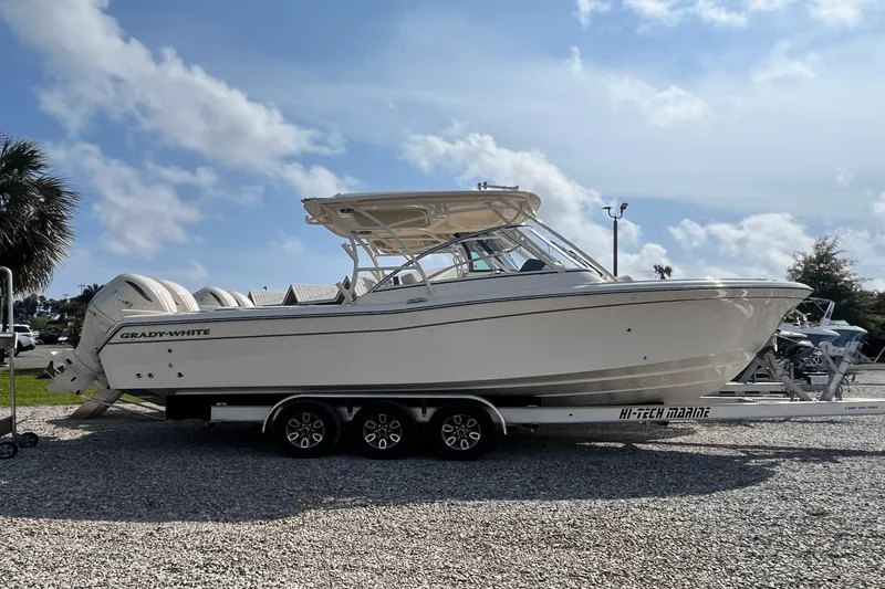 Slide: The Image of Grady-White Freedom 285 2025 - 2