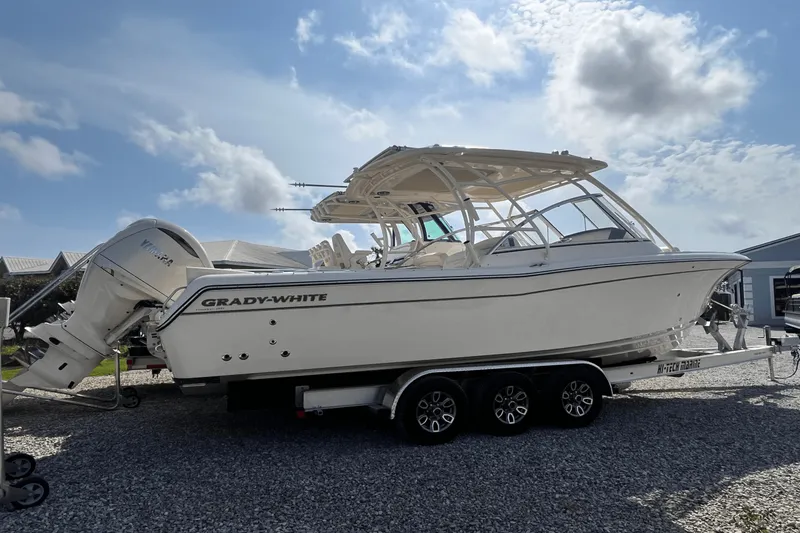 Slide: The Image of Grady-White Freedom 285 2025 - 3