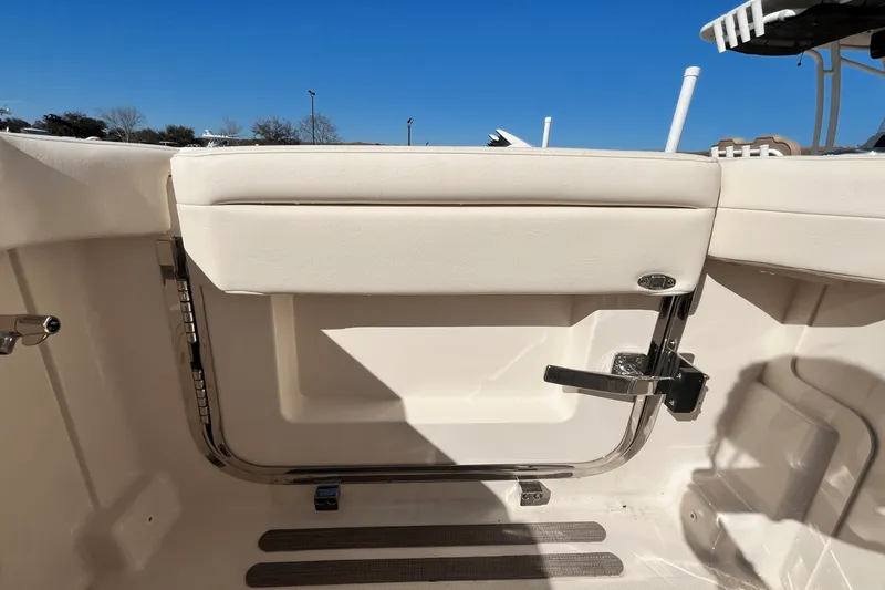 Slide: The Image of Grady-White Freedom 285 2025 - 8