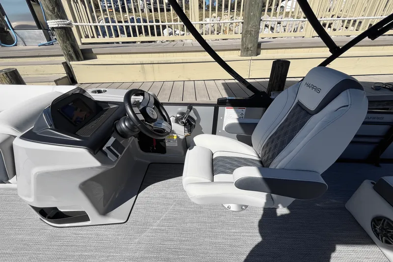 Slide: The Image of Harris 250 Sunliner 2025 - 10