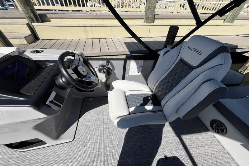 Slide: The Image of Harris 250 Sunliner 2025 - 11