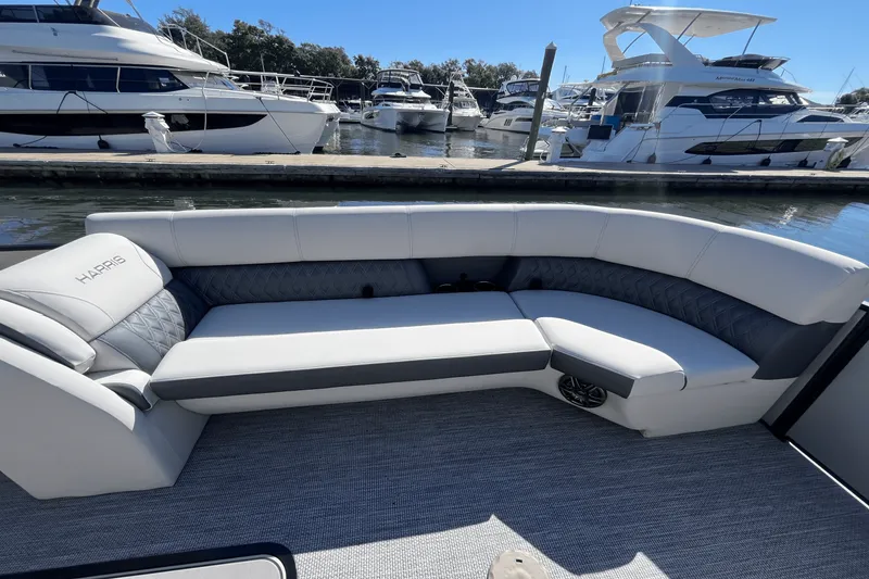 Slide: The Image of Harris 250 Sunliner 2025 - 13