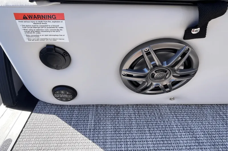 Slide: The Image of Harris 250 Sunliner 2025 - 14